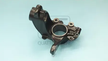 КУЛАК ПОВОРОТНЫЙ FR LH (Quattro Freni). Артикул QF00D00085