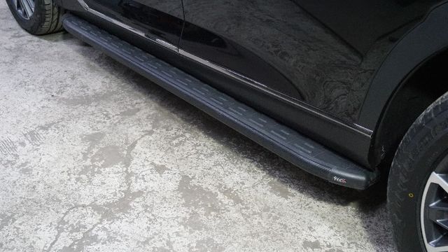 Пороги алюминиевые ТСС с пластиковой накладкой 1920 мм для GAC GS8 II 2023-2026 Карбон черные. Артикул GACGS8II23-01BL