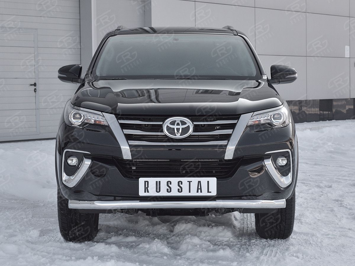 Защита RusStal переднего бампера d63 секции для Toyota Fortuner II (для России) 2017-2020. Артикул TFZ-002880