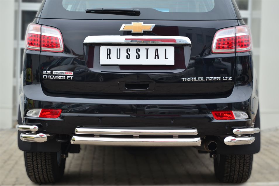 Защита RusStal заднего бампера уголки d63 (секции) d42 (секции) для Chevrolet TrailBlazer II 2012-2016. Артикул CTRZ-001518