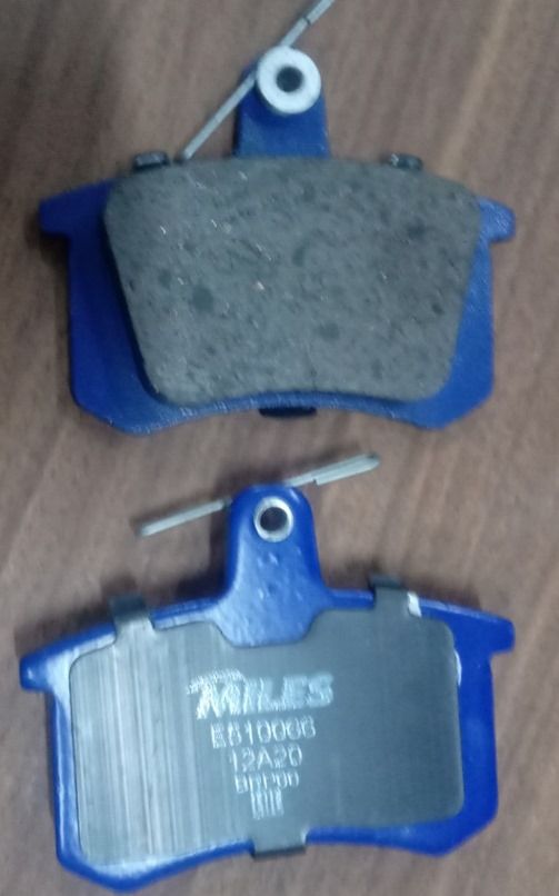 Тормозные колодки Miles (Керамика). Артикул E510066