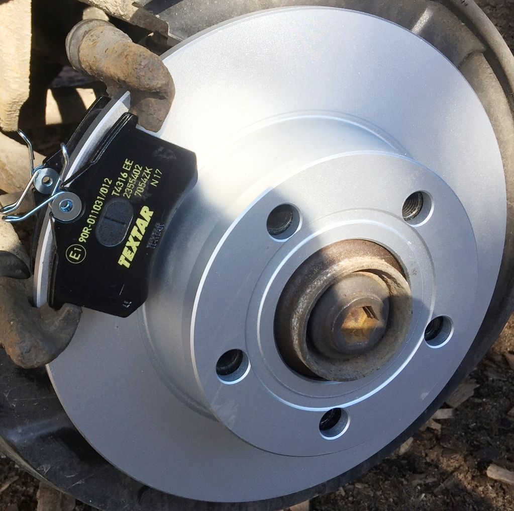 Тормозной диск Textar Pro. Артикул 92104103