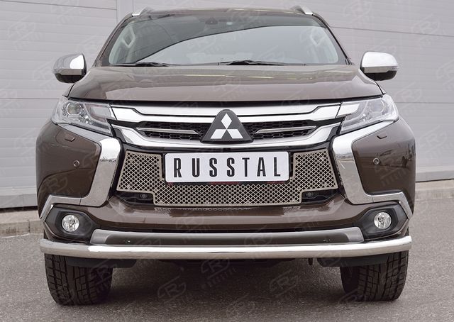 Накладка на решётку радиатора RusStal НИЖНЯЯ для Mitsubishi Pajero Sport II рестайлинг 2014-2016. Артикул RRMPS16-01