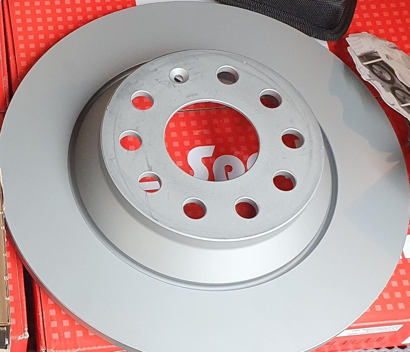 Тормозной диск Zimmermann Coat Z. Артикул 600.3252.20