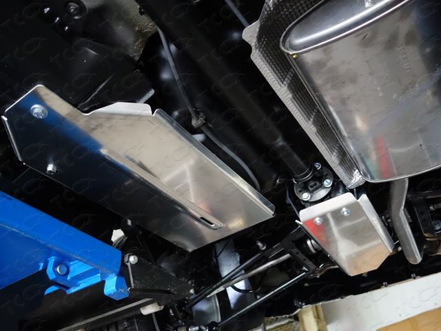 Защита алюминиевая ТСС (4 мм) для бака Renault Duster I 2015-2021. Артикул ZKTCC00077