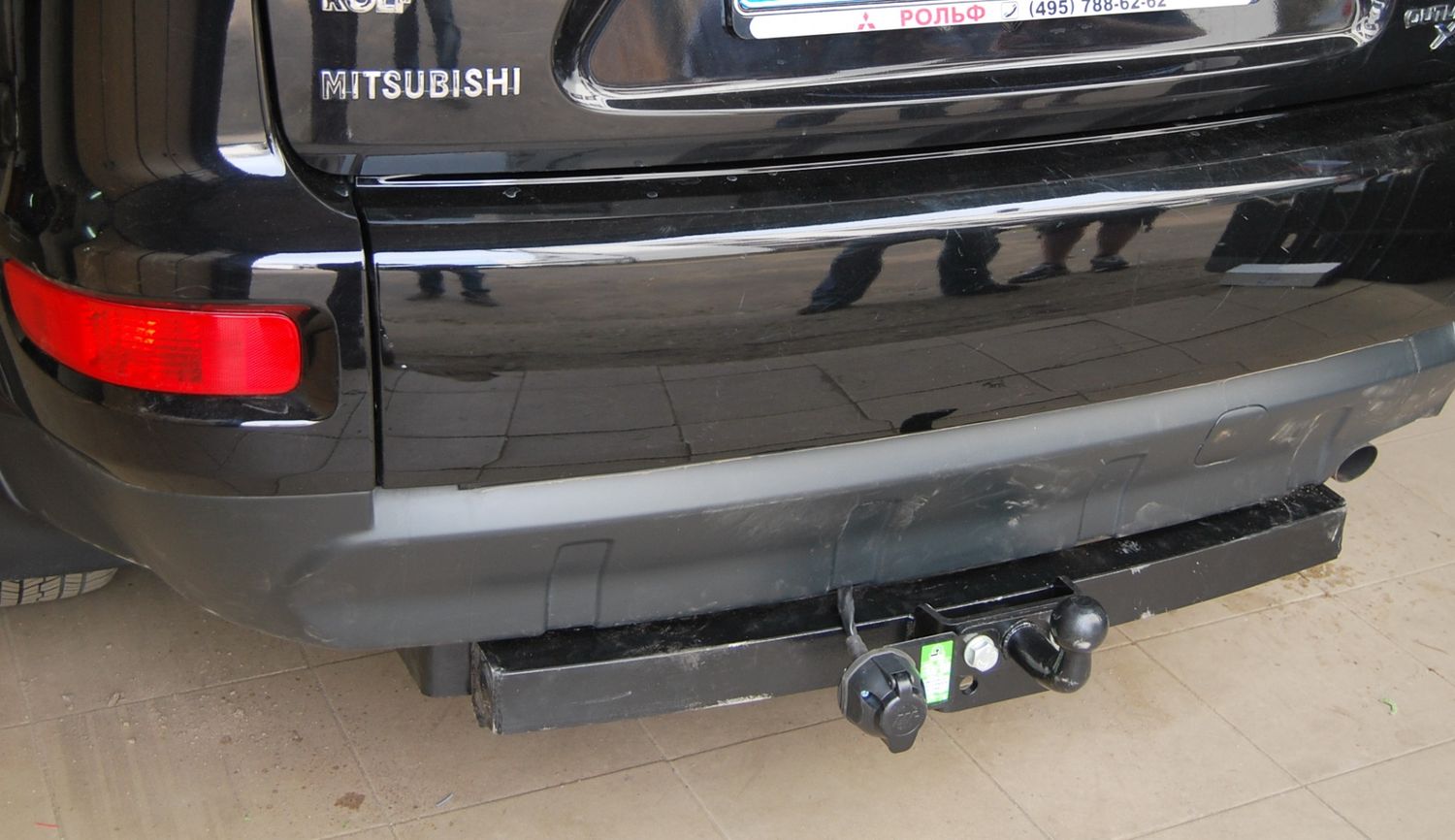 Фаркоп Лидер-Плюс для Mitsubishi Outlander XL 2007-2012. Фланцевое крепление. Артикул M105-FC
