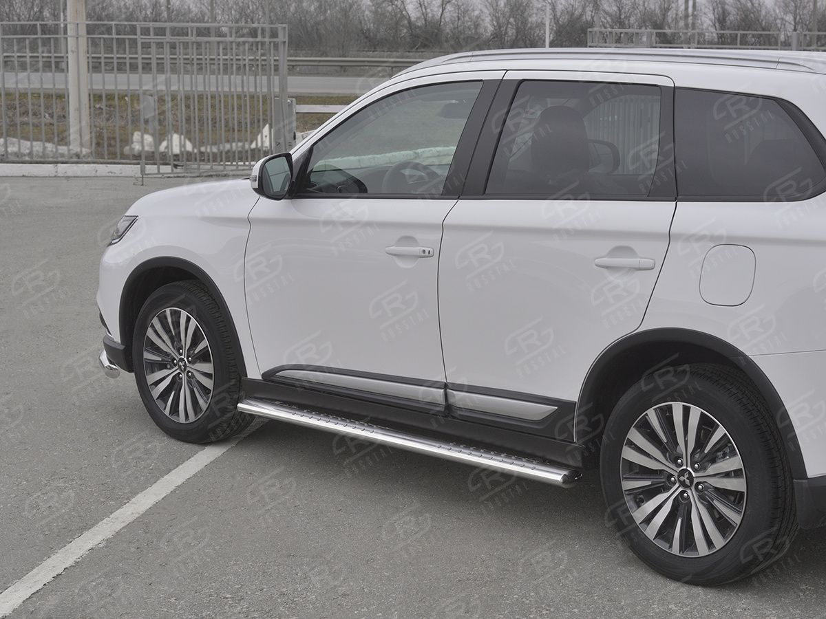 Защита порогов RusStal труба 120х60 овал с проступью для Mitsubishi Outlander III 3-й рестайлинг 2018-2026. Артикул MOO-003206