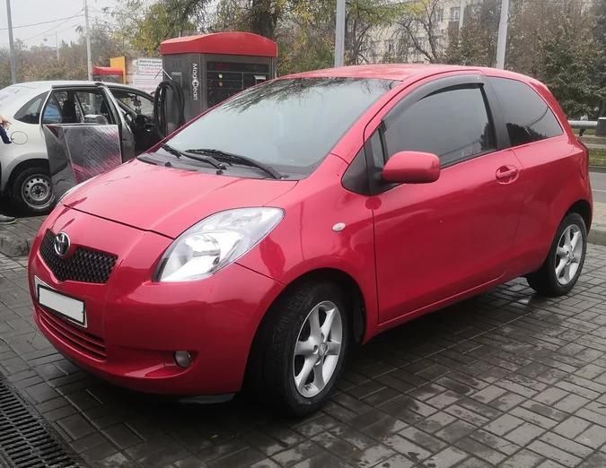 Дефлекторы Cobra Tuning для окон Toyota Yaris P2 3-дв. 2005-2010. Артикул T24305