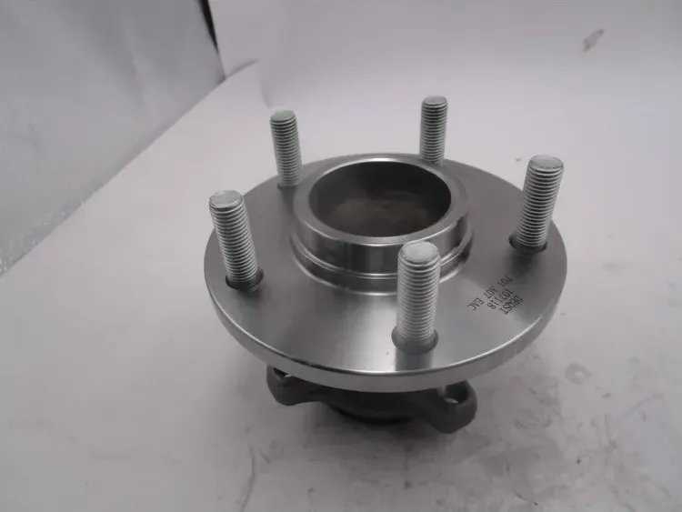 Ступица колеса с подшипником задняя MAZDA 3 (BK) 1 4-2 3 / MAZDA 5 (CR19) 1 8-2 0CD c ABS (Deqst) Deqst. Артикул 107118
