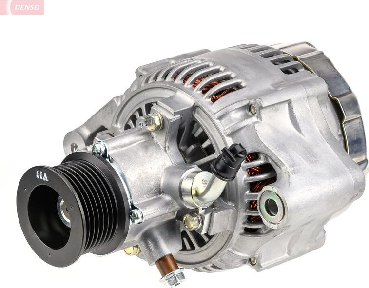 Генератор Denso. Артикул DAN670
