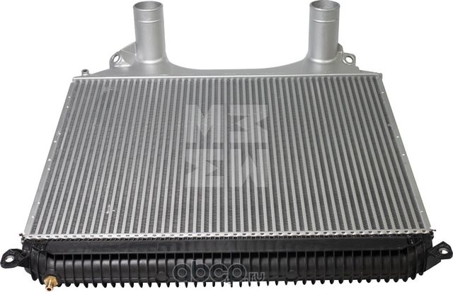 Интеркулер MAN 665x892x64 о. н. 81061300204 (M4932003) (Marshall) Marshall. Артикул M4932003