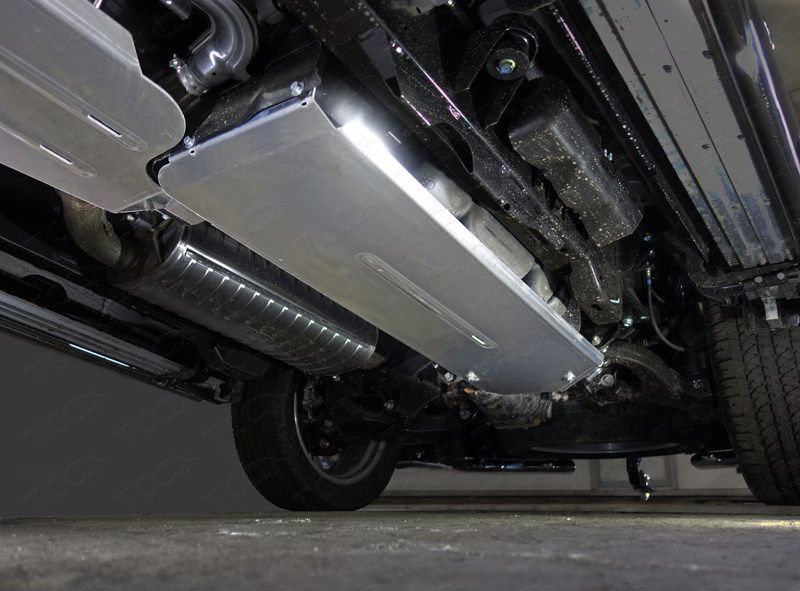 Защита алюминиевая ТСС (4 мм) для бака Infiniti QX80 2014-2018, 2018-2024. Артикул ZKTCC00110