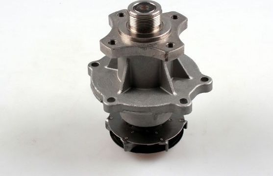 Помпа (водяной насос) Hepu для Hummer H3 2005-2010. Артикул P610