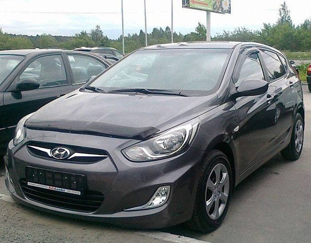 Дефлектор SIM для капота Hyundai Solaris I хэтчбек 2010-2014. Артикул SHYSOL1012