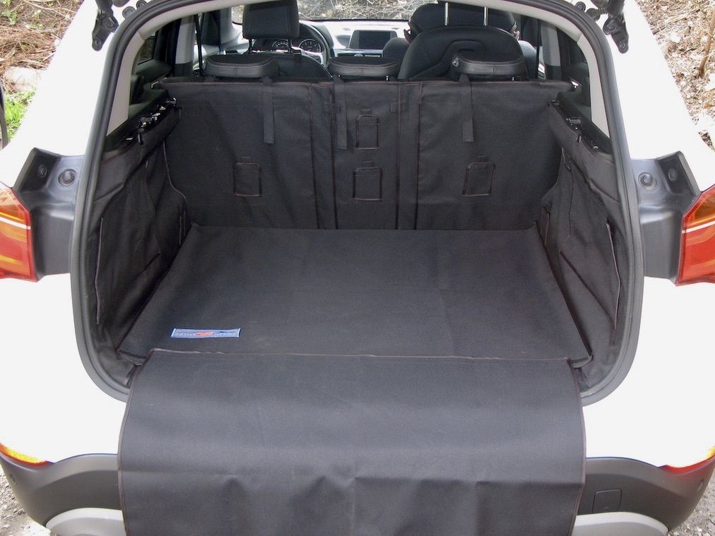 Защитный чехол AUTOSMSTUDIO "Maxi" в багажник автомобиля для BMW X1 II 09.2015-2026, черный. Артикул TP-X1F48-MAXI-BL