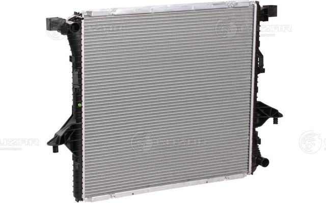 Радиатор охлаждения двигателя Luzar для Volkswagen Amarok I 2010-2024. Артикул LRc 182H