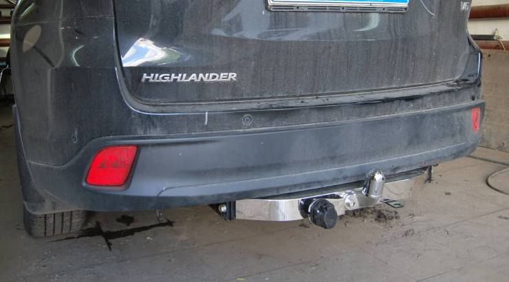 Фаркоп Baltex для Toyota Highlander III 2014-2020 (с декор. накладкой) Фланцевое крепление. Артикул 24255408