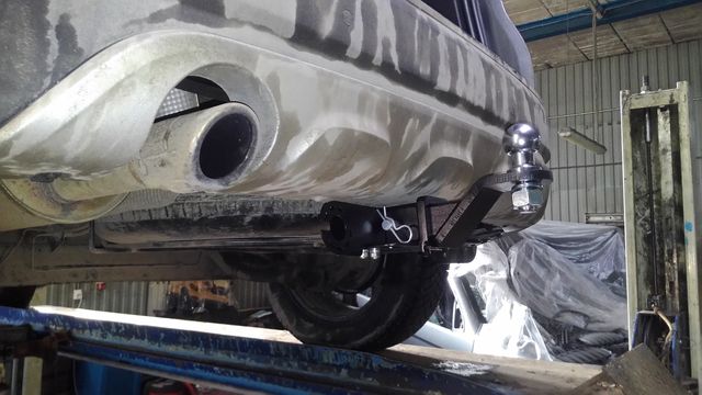 Фаркоп Bizon для Renault Duster I рестайлинг 2015-2020. Быстросъемный крюк. Артикул FA 0170-E