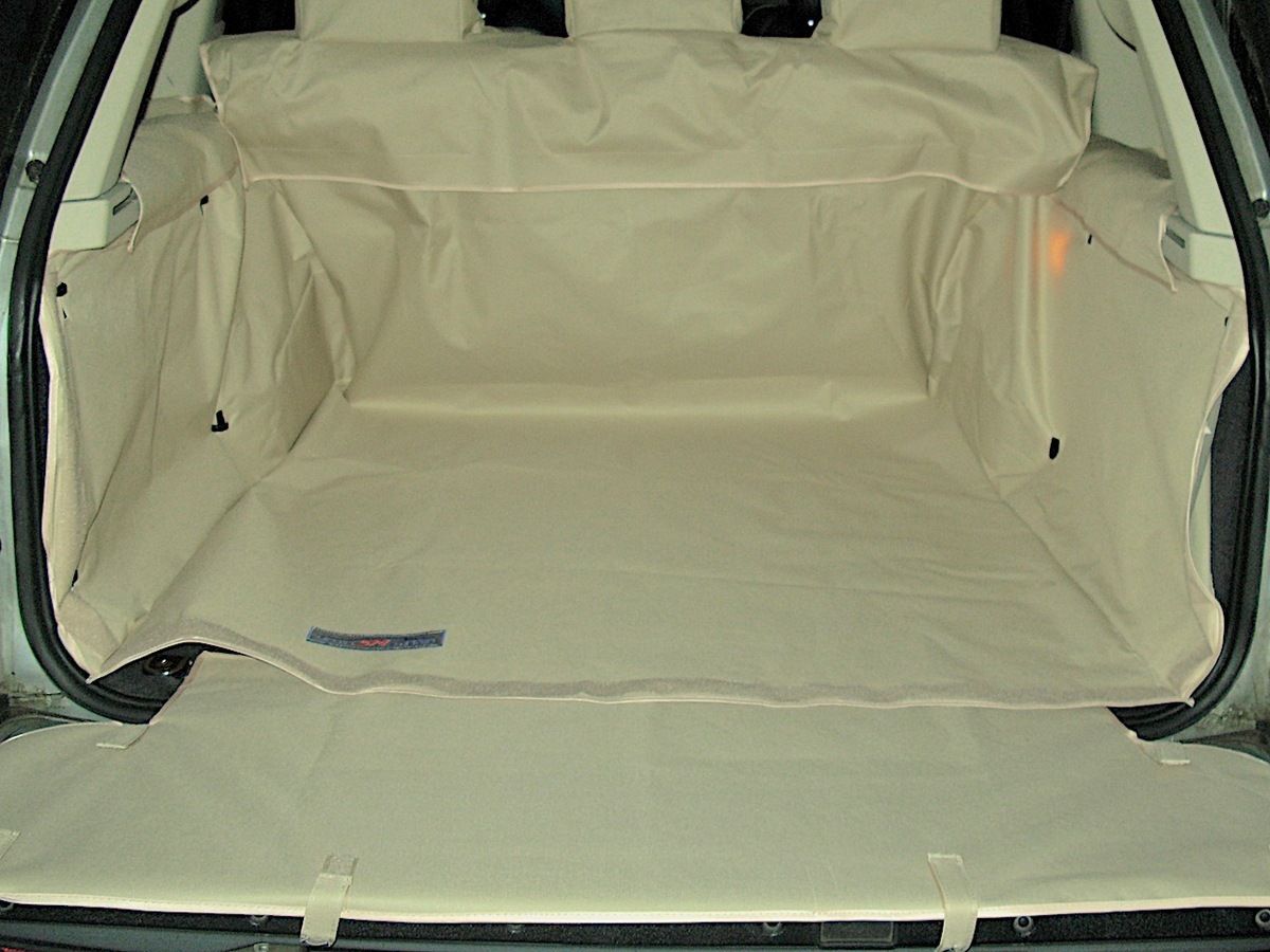 Защитный чехол AUTOSMSTUDIO "Standart" в багажник автомобиля для Land Rover Range Rover III 2009-2012, черный. Артикул TP-LRRRIII-STD-BL