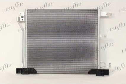 Радиатор кондиционера (конденсатор) FrigAir для Nissan Juke I 2010-2019. Артикул 0821.3038