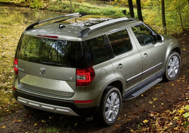 Пороги алюминиевые Rival Bmw-Style овал для Skoda Yeti 2009-2018. Артикул B173AL.5101.1