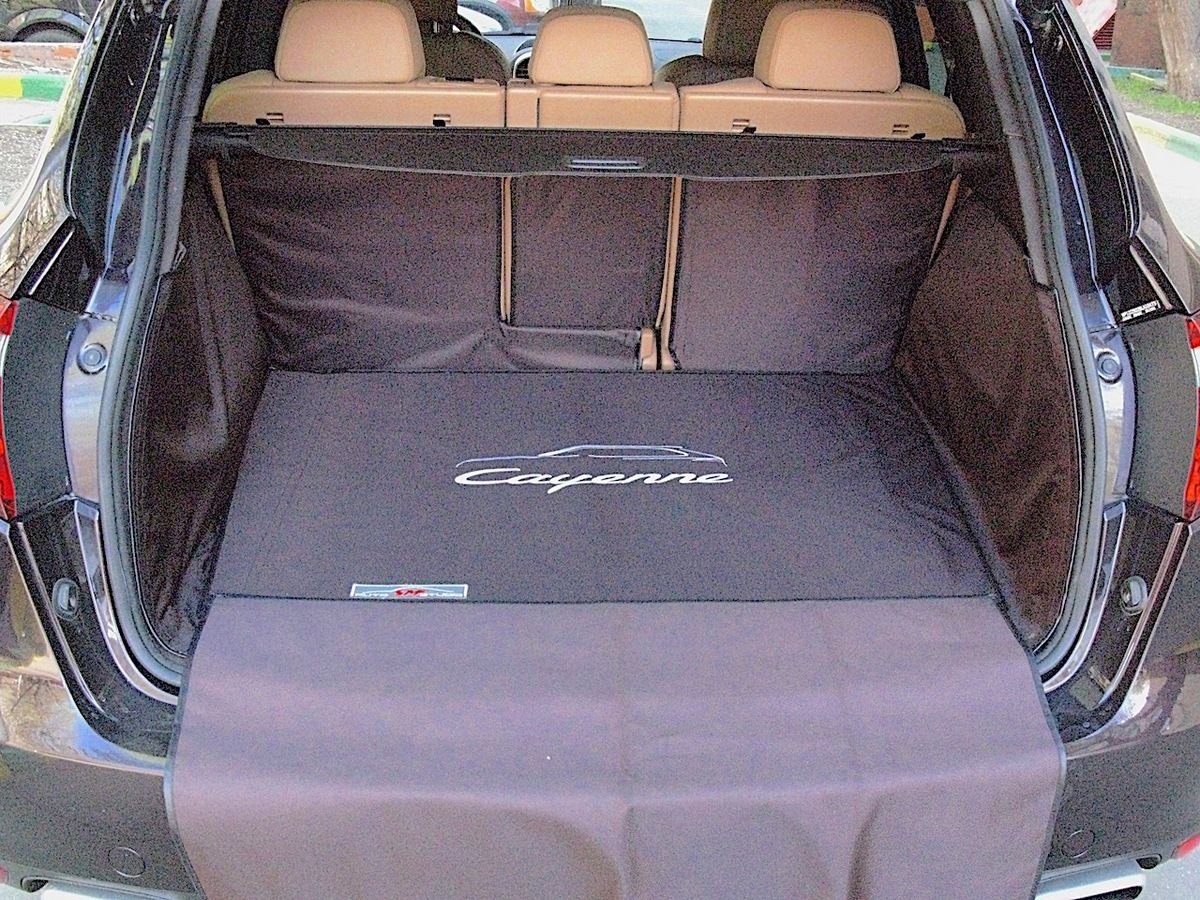 Защитный чехол AUTOSMSTUDIO "Maxi" в багажник автомобиля для Porsche Cayenne II 2010-2018, черный. Артикул TP-PCHI-MAXI-CHB-BL