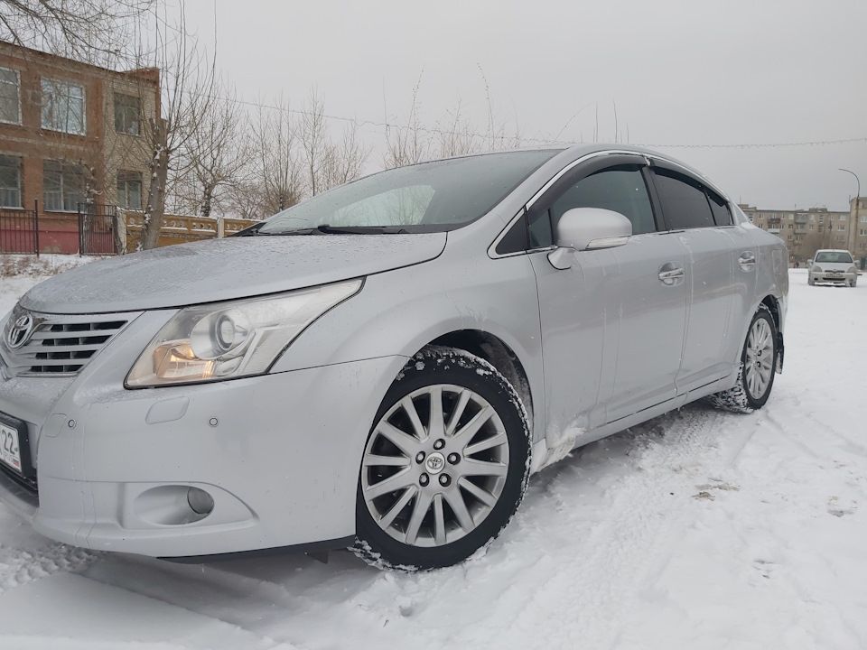 Дефлекторы V-Star для окон (с хром. молдингом) Toyota Avensis III седан 2009-2026. Артикул CHR10632
