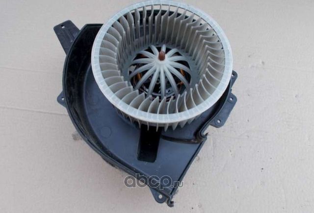 Вентилятор радиатора двигателя VAG. Артикул 6Q1819015J