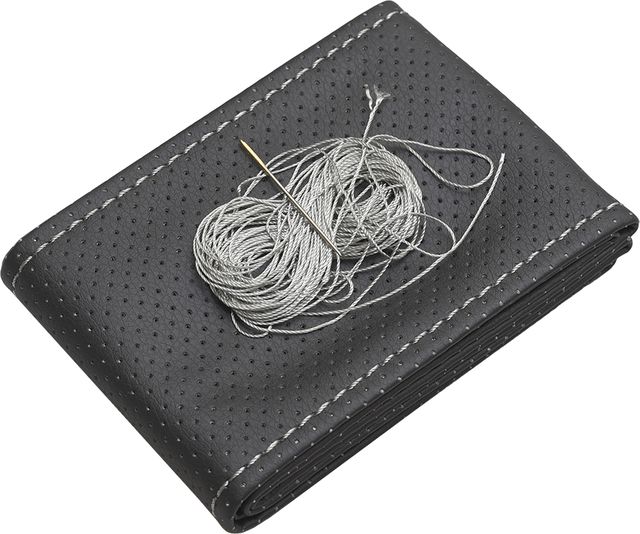 Оплётка на руль Rezkon (размер M, экокожа перф., цвет ЧЕРНЫЙ/СЕРЫЙ). Артикул 8001021012