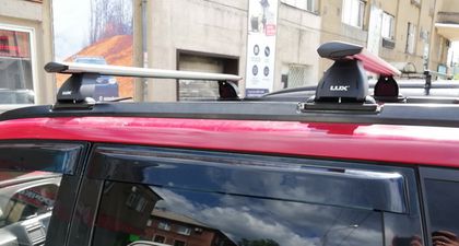 Багажник на крышу LUX на штатные места для Nissan X-Trail T30, T31 (Без фонарей) 2001-2014 (Крыловидные дуги). Артикул 842211+846059