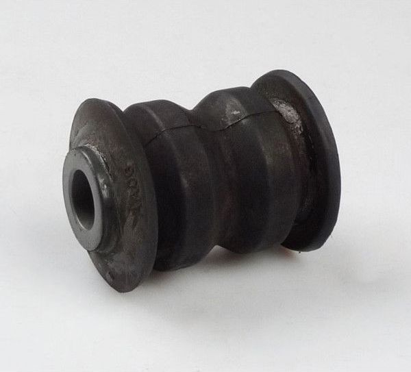 Сайлентблок переднего рычага подвески CTR. Артикул GV1108