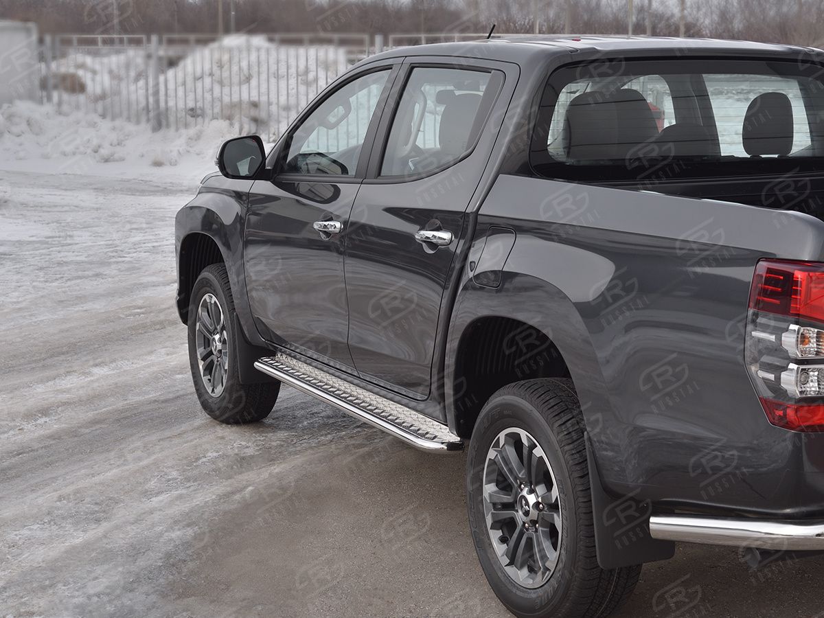 Защита порогов RusStal труба d42 с листом (вариант 1) для Mitsubishi L200 V рестайлинг 2018-2026. Артикул ML2L-0032671