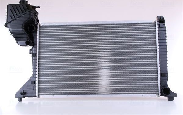 Радиатор охлаждения двигателя Nissens для Mercedes-Benz Sprinter 905 2001-2006. Артикул 62519A