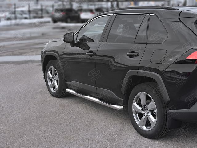 Защита порогов RusStal труба d76 (вариант 3) с накладкой для Toyota RAV4 V 2019-2026. Артикул TR4T-0033673