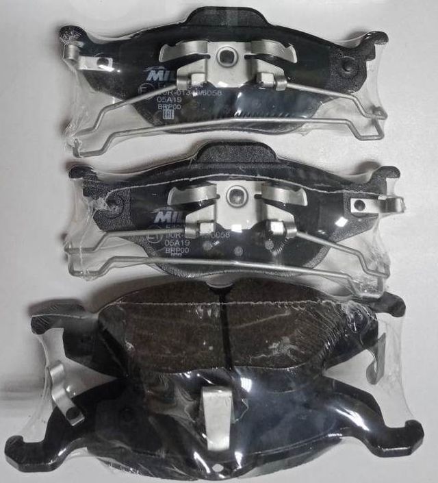 Тормозные колодки Miles (Low-Metallic). Артикул E400476