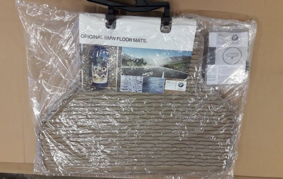 Коврики BMW (OEM) оригинальные 3D для салона BMW X5 E70 2007-2013 задние. Цвет бежевый. Артикул 51472239636