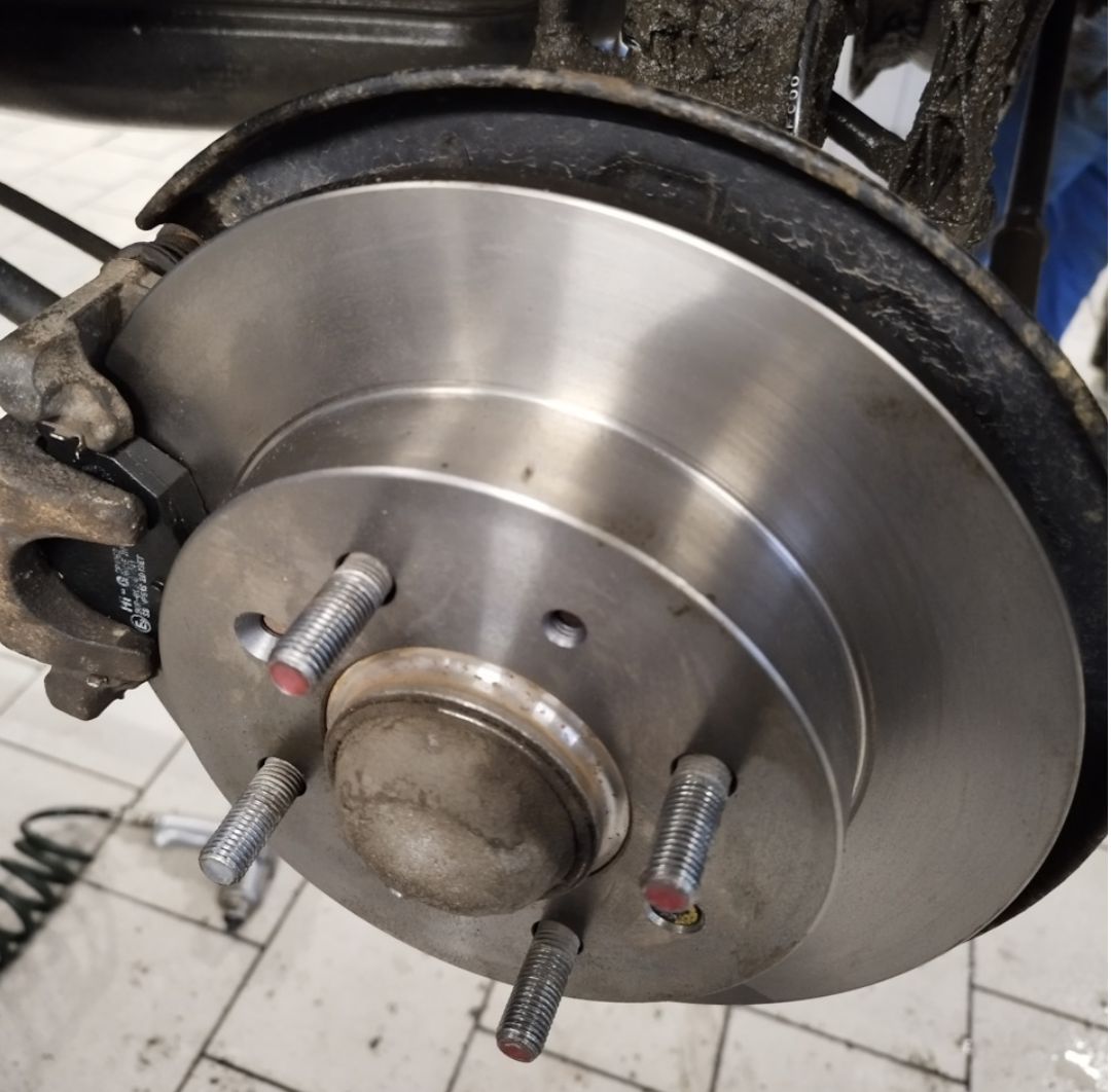 Тормозной диск Miles. Артикул K010630