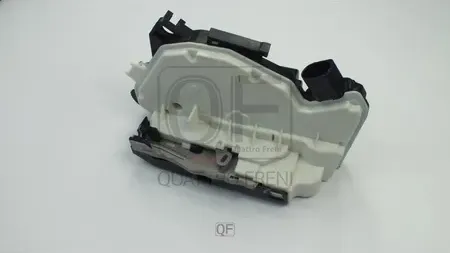 ЗАМОК ДВЕРИ задней L (Quattro Freni). Артикул QF10K00010