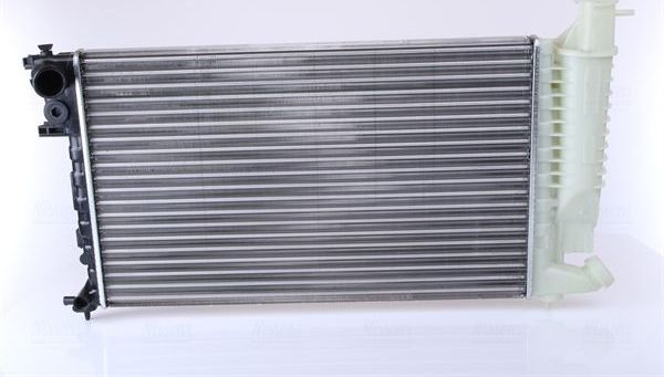 Радиатор охлаждения двигателя Nissens ** FIRST FIT **. Артикул 635181