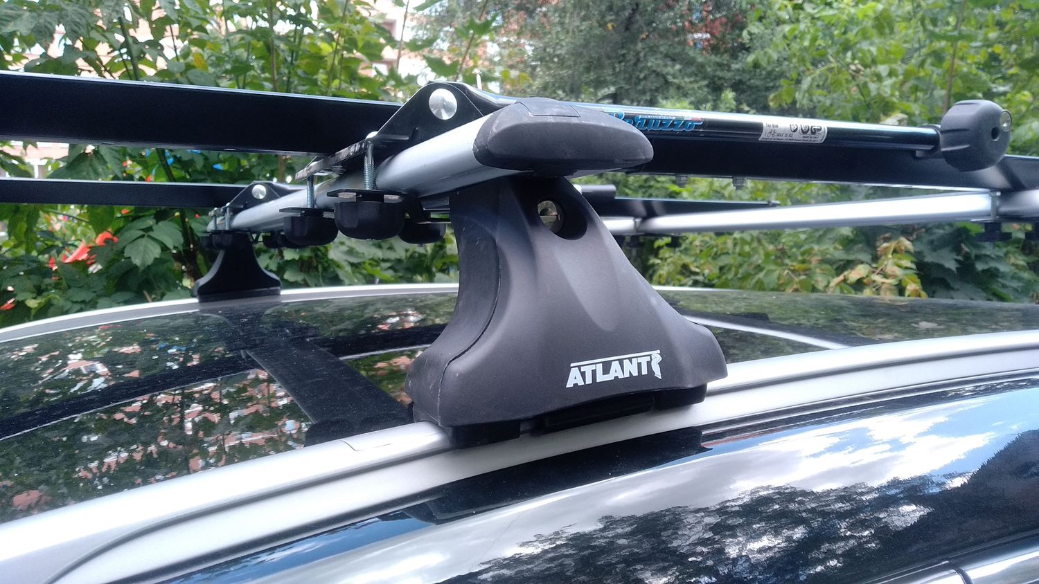 Багажник на крышу Атлант на интегрированные рейлинги для Lada Vesta универсал (SW) 2017-2026 (Аэро-крыло дуги). Артикул 7228+7002+8823