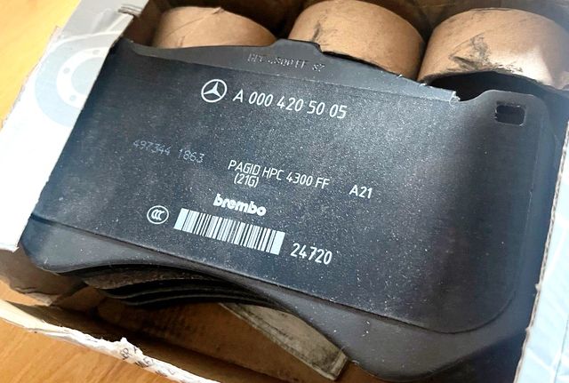 Тормозные колодки Mercedes-Benz для Mercedes-Benz GLC I (X253) 2017-2026. Артикул A0004202604