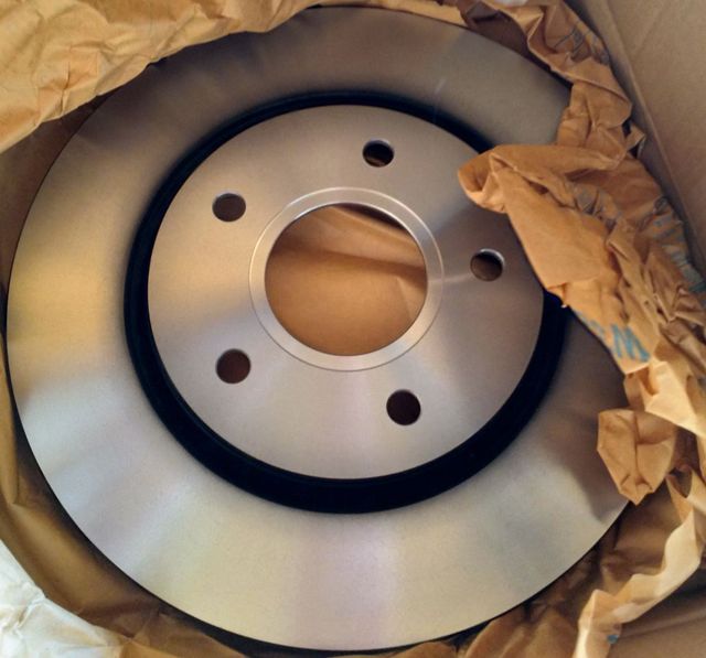 Тормозной диск TRW передний для Chrysler Grand Voyager V 2007-2026. Артикул DF6253S