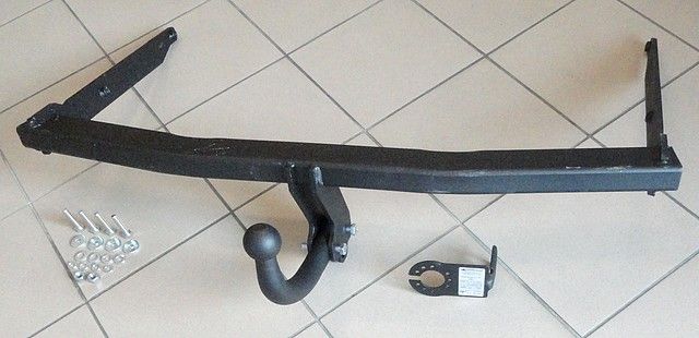 Фаркоп Steinhof для Ford Focus III седан 2011-2019. Артикул F-242