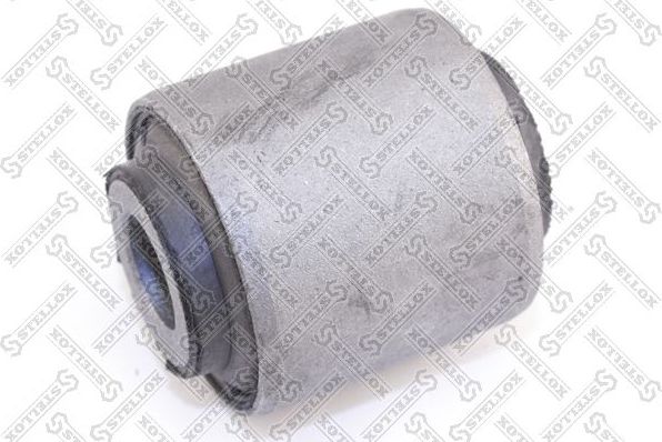 Сайлентблок переднего рычага подвески Stellox. Артикул 87-74034-SX