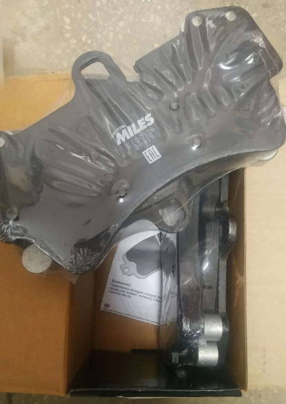 Тормозные колодки Miles (Semi-Metallic) передние для Porsche Cayenne I (955) 2002-2010. Артикул E100106