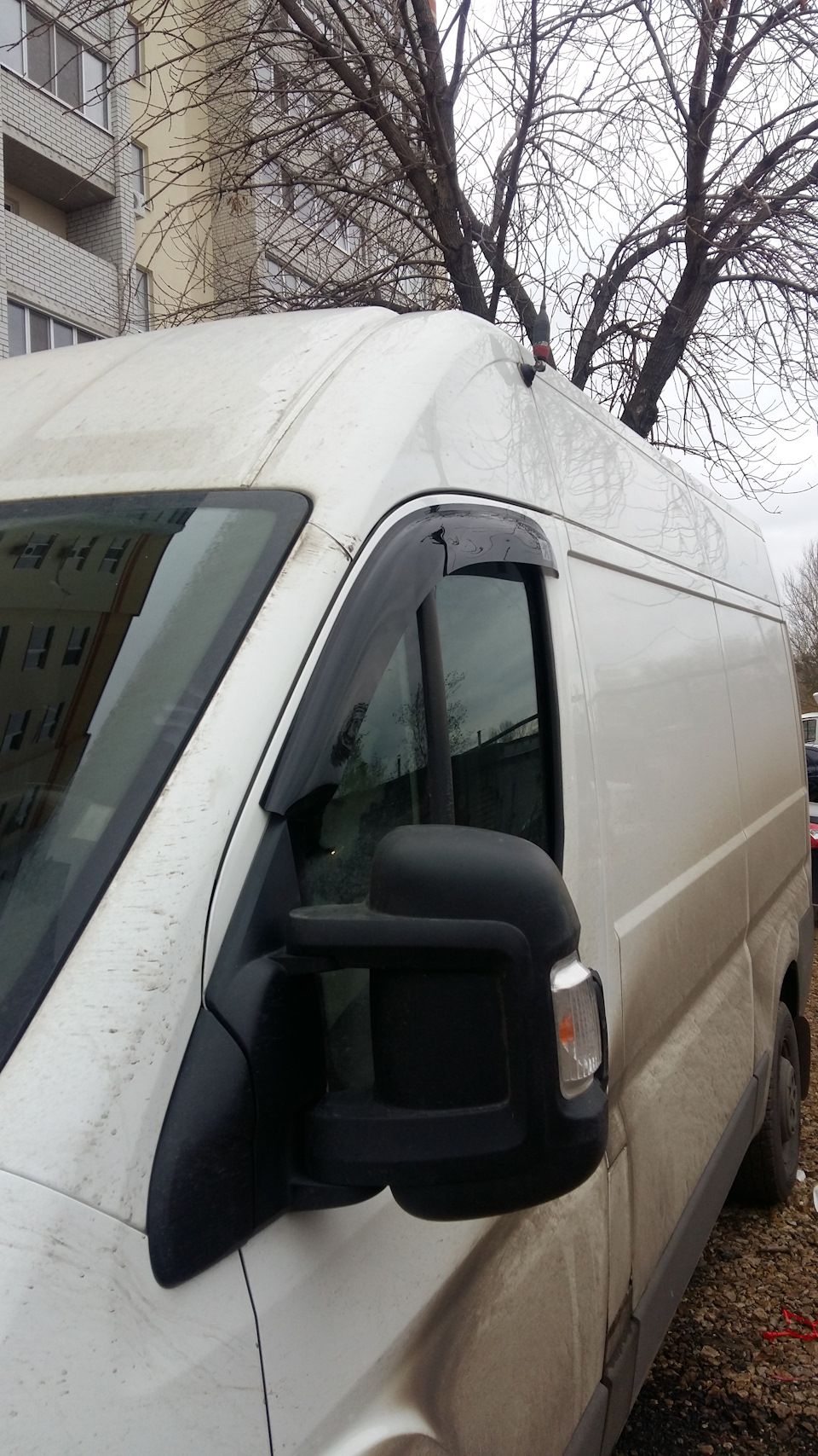 Дефлекторы SIM для окон Citroen Jumper II 2006-2013. Артикул SFIDUC0632