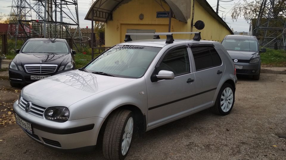 Дефлекторы Cobra Tuning для окон Volkswagen Golf IV 5-дв. xэтчбек 1997-2005. Артикул V20499