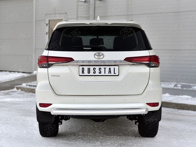 Защита RusStal заднего бампера d76 дуга для Toyota Fortuner II 2020-2026. Артикул TFRZ-003538