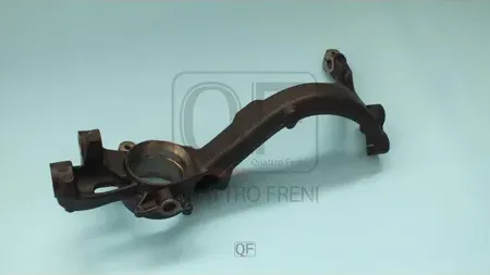 Кулак поворотный fr lh (Quattro Freni). Артикул qf00d00061