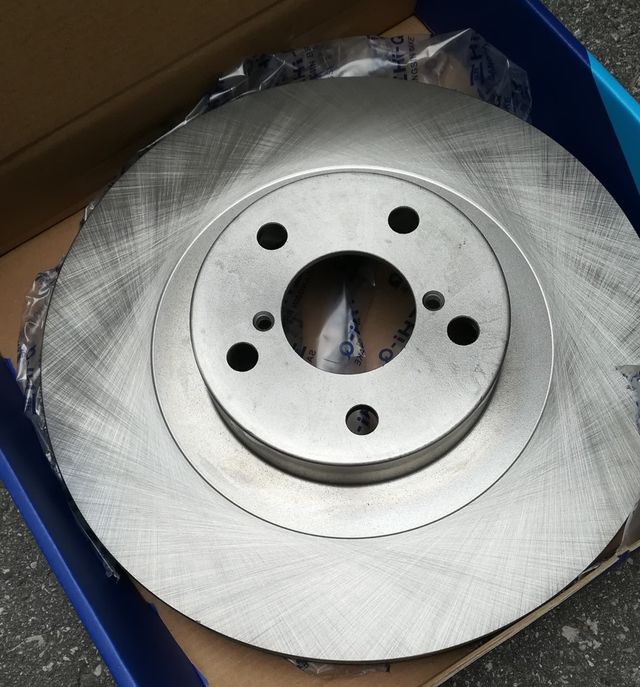 Тормозной диск Sangsin Hi-Q передний для Subaru Outback II 2000-2003. Артикул SD4701